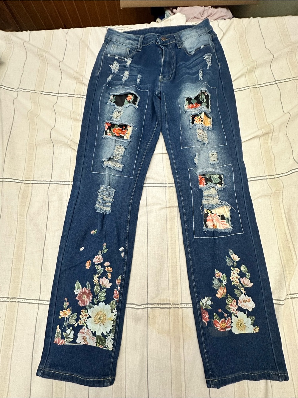 Dark Blue Floral Patch Distressed Women’s Jeans